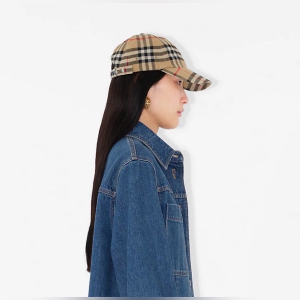 Burberry vintage check baseball cap color stone size large brand new UNISEX